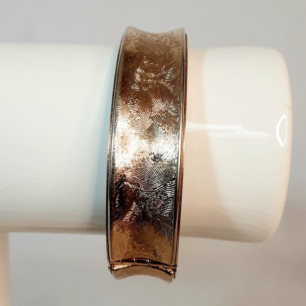 Sarah Coventry Gold Tone Textured Hinged Bracelet Slide Clasp Chain t